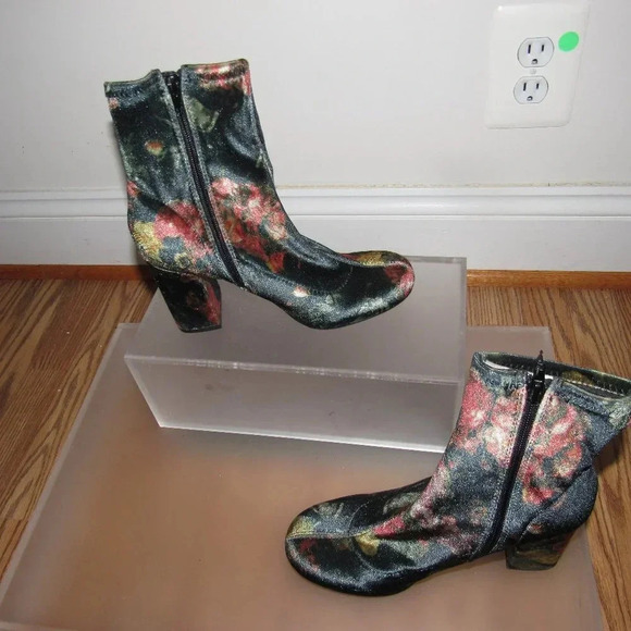 MIA Vickie Ankle Green Floral Booties Size 8.5M - Picture 1 of 5